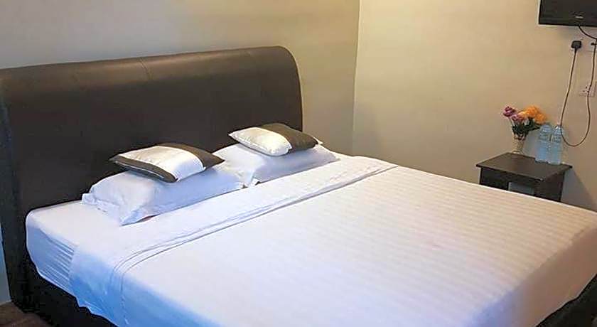 JAM Hotel Kota Warisan Near ERL Salak Tinggi Sepang