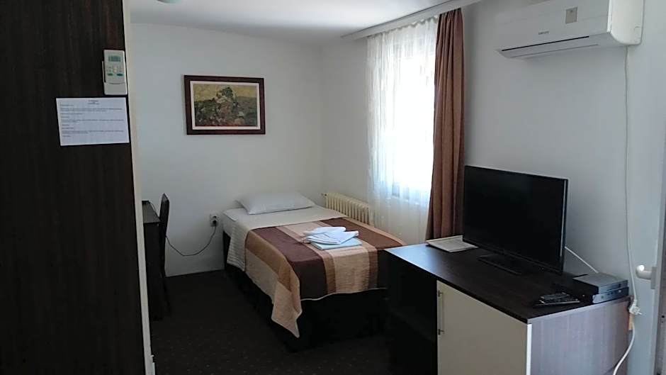 Gros Hotel - Leskovac