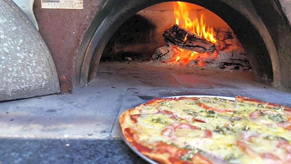 Dusky Lodge & Backpackers