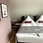 Boutique Hotel Lindenhof, Bed & Breakfast