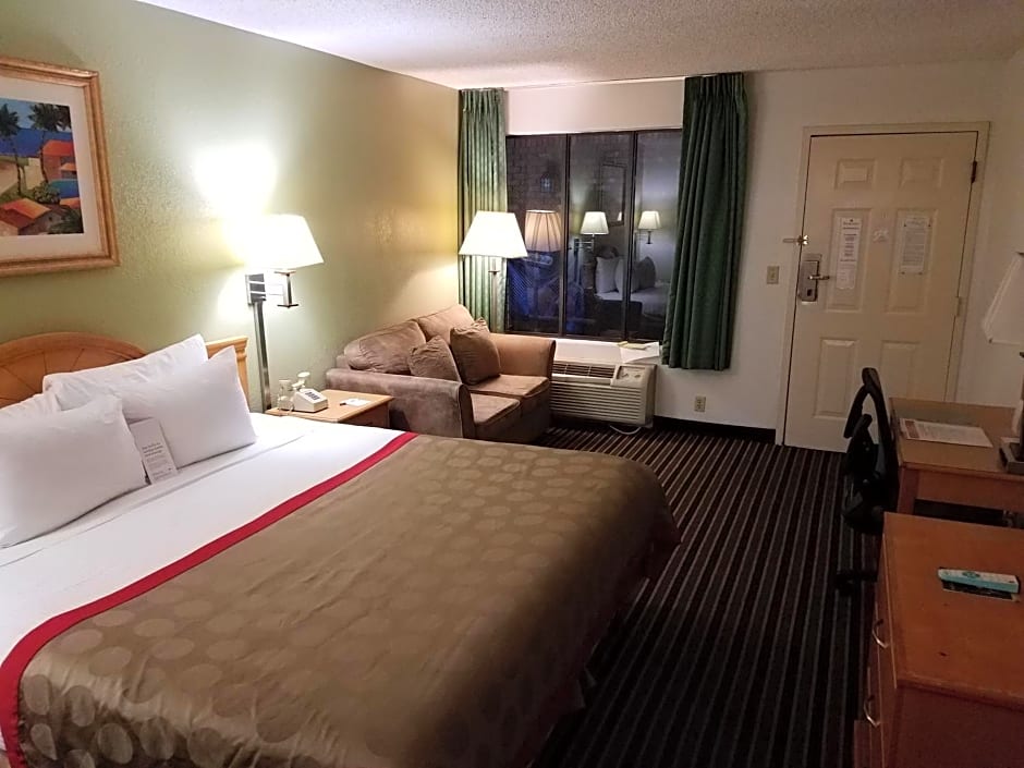 Ramada by Wyndham Temple Terrace/Tampa North