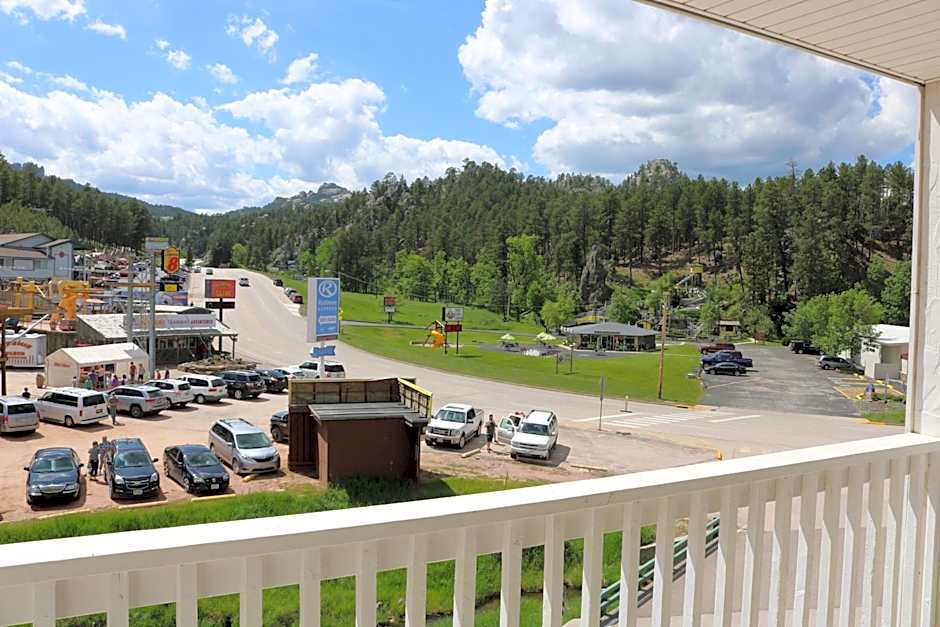 Roosevelt Inn Mount Rushmore