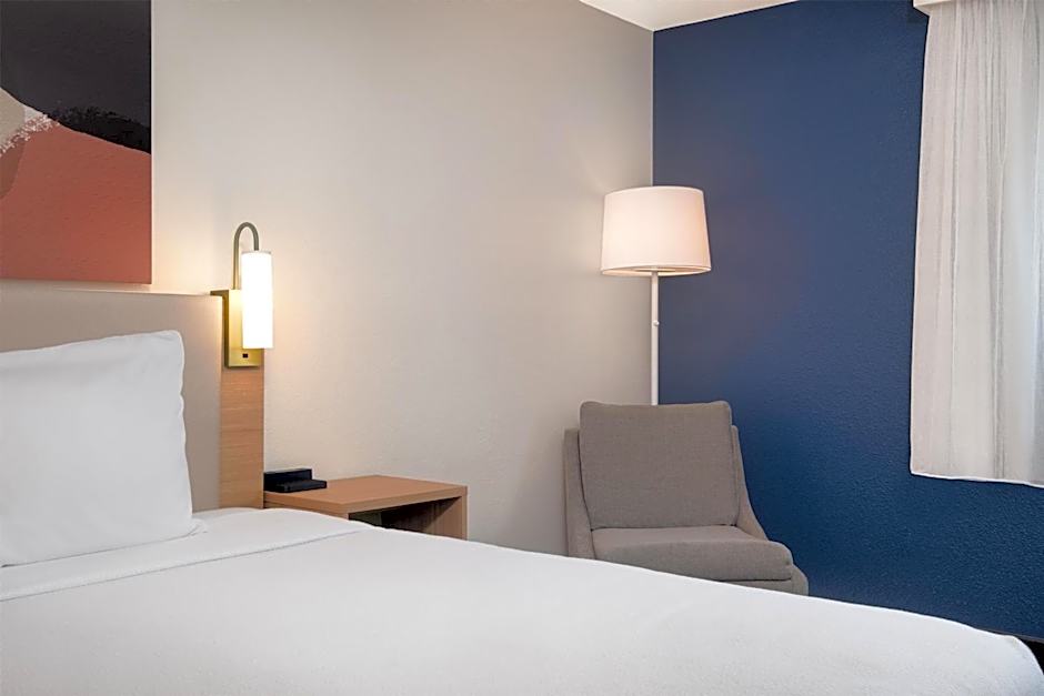 Spark by Hilton Springfield Eugene