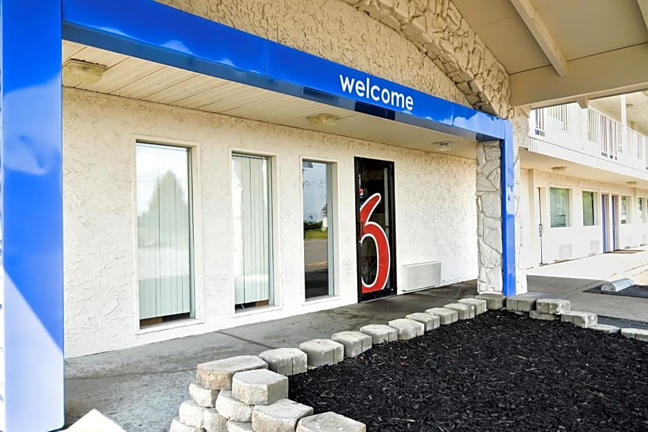 Motel 6-Saint Joseph, MO