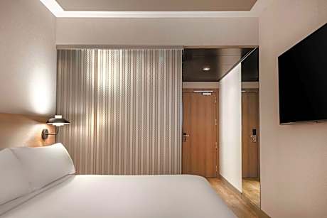 Standard Plus King Room