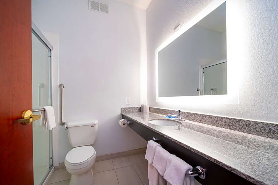 Holiday Inn Express Hotel & Suites Bedford By IHG