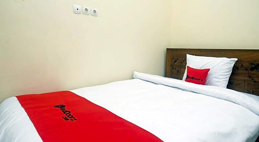 RedDoorz Syariah @ Klodran Solo