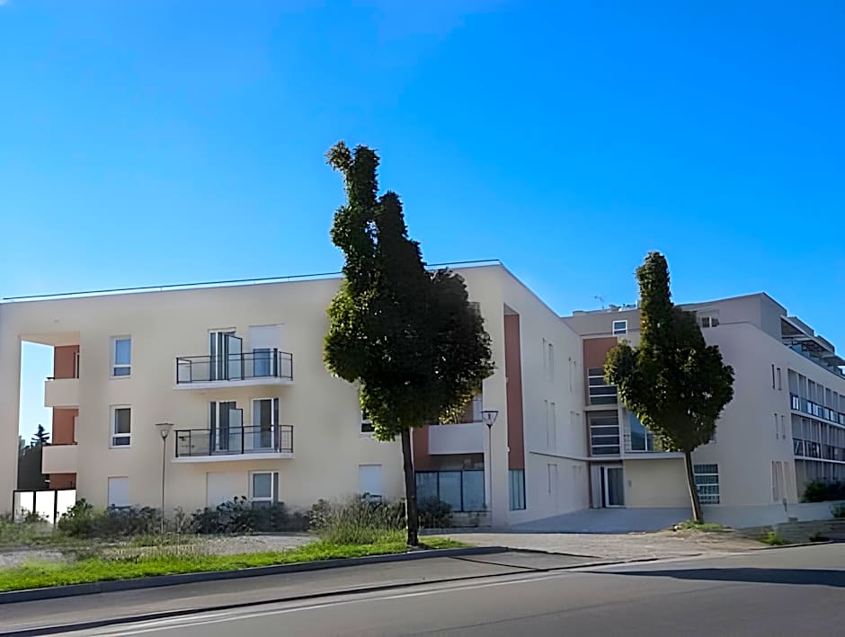 KOSY Appart'Hotels - Campus Del Sol Esplanade