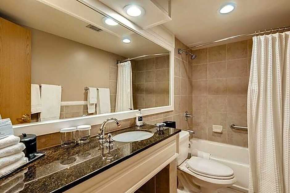 Zdjęcie 1 z 4 — 2 Queen Beds Lodge