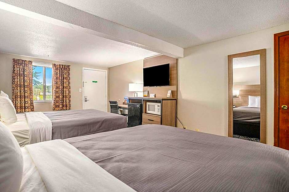 Rodeway Inn Grand Haven