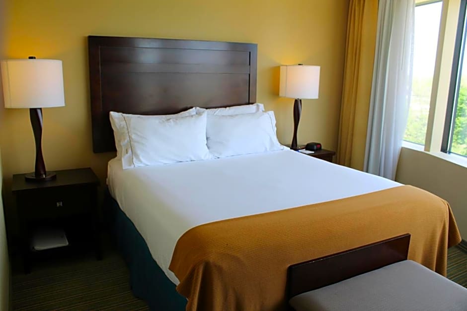 Holiday Inn Express Waterloo-Cedar Falls