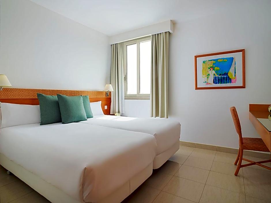 Aparthotel Esquinzo Y Monte Del Mar
