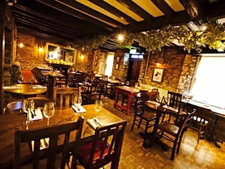 Woodstock Arms