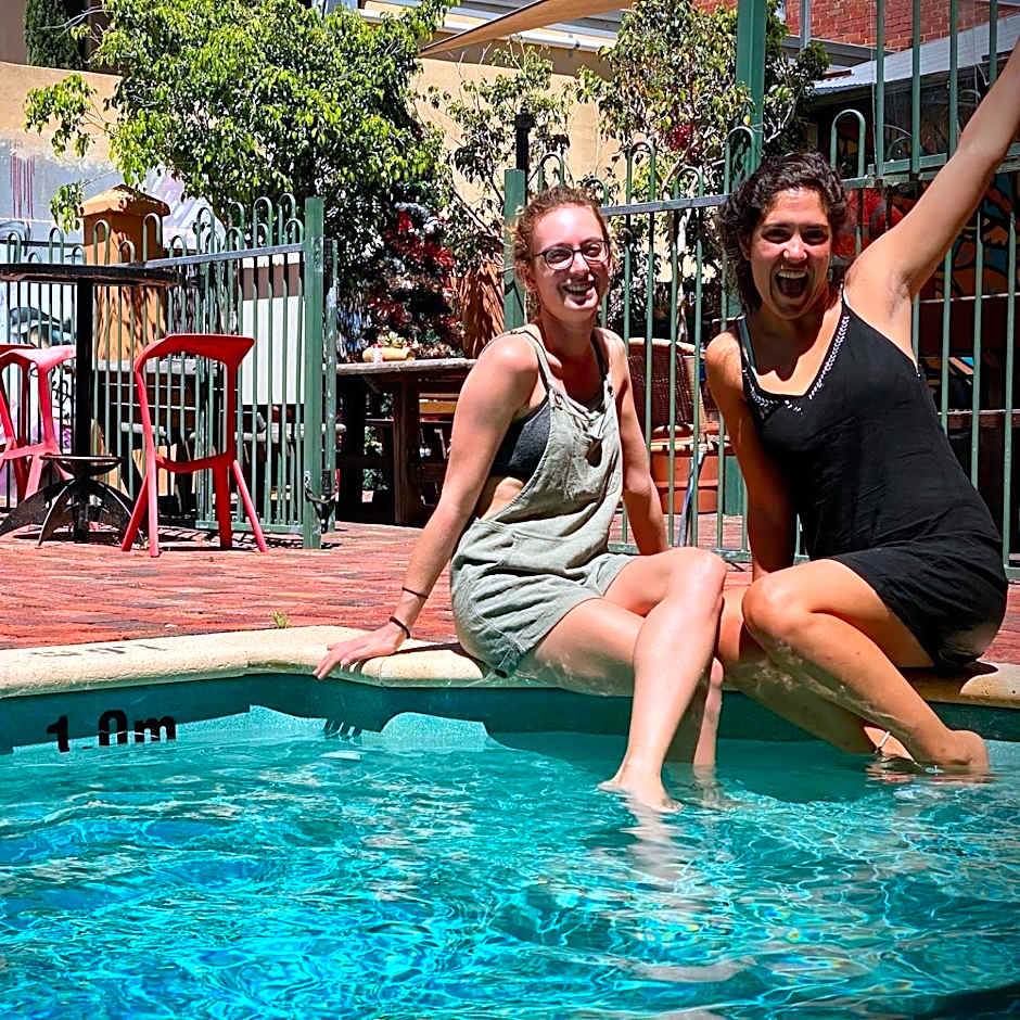 Sundancer Backpackers Hostel