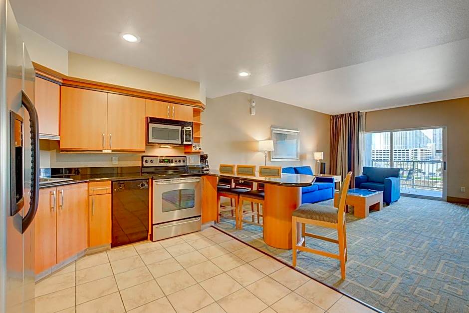 Princess Suite * Platinum Hotel with balcony Strip VIEW