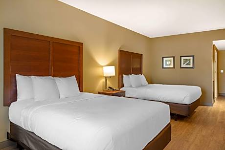 Queen Room with Two Queen Beds - Accessible/Non-Smoking