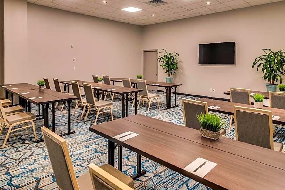 Courtyard by Marriott King Kamehameha's Kona Beach Hotel