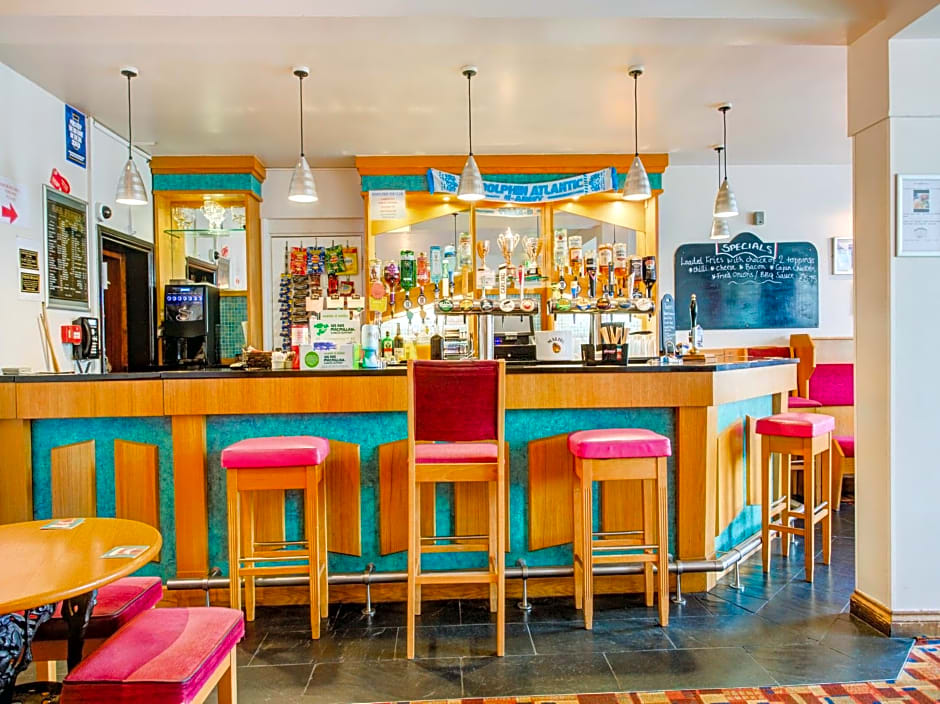 OYO Godolphin Arms Hotel