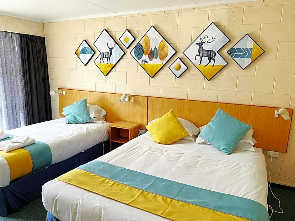 Junction Motel Sanson-Truck Motel