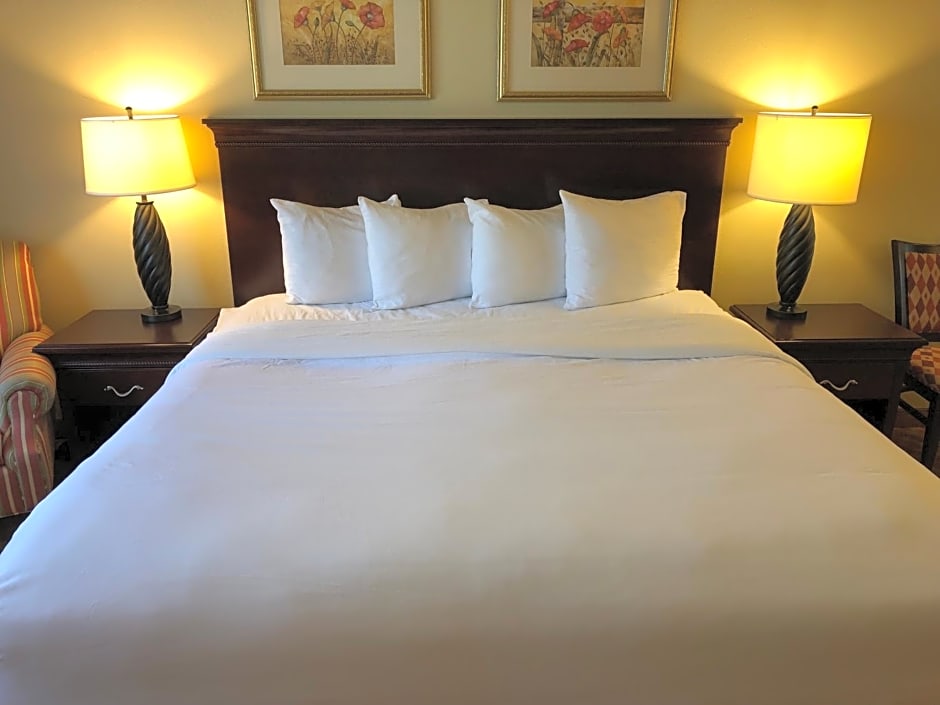AmericInn by Wyndham Iron Mountain