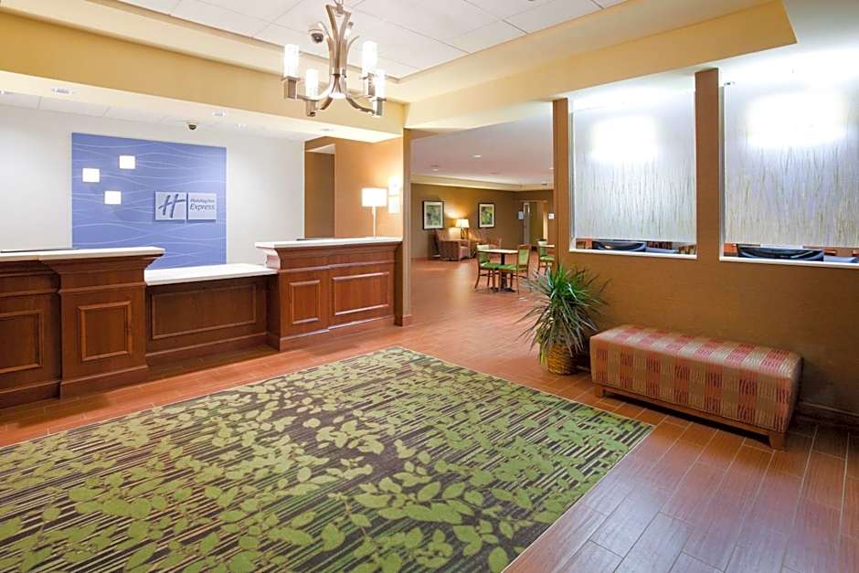 Holiday Inn Express and Suites Willmar By IHG