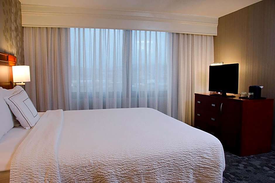 Courtyard by Marriott Waterbury Downtown