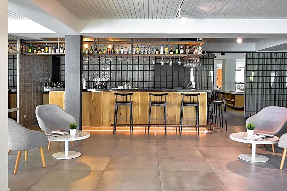 Aqualuz Lagos by The Editory