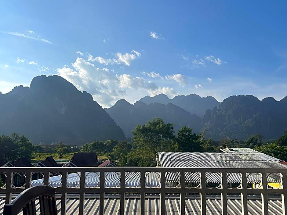 Domon Riverside Hotel