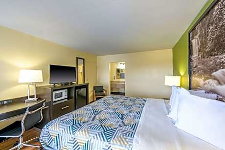 Motel 6 Forsyth, GA Tift College