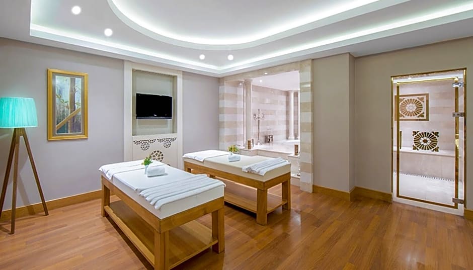 Qafqaz Riverside Hotel