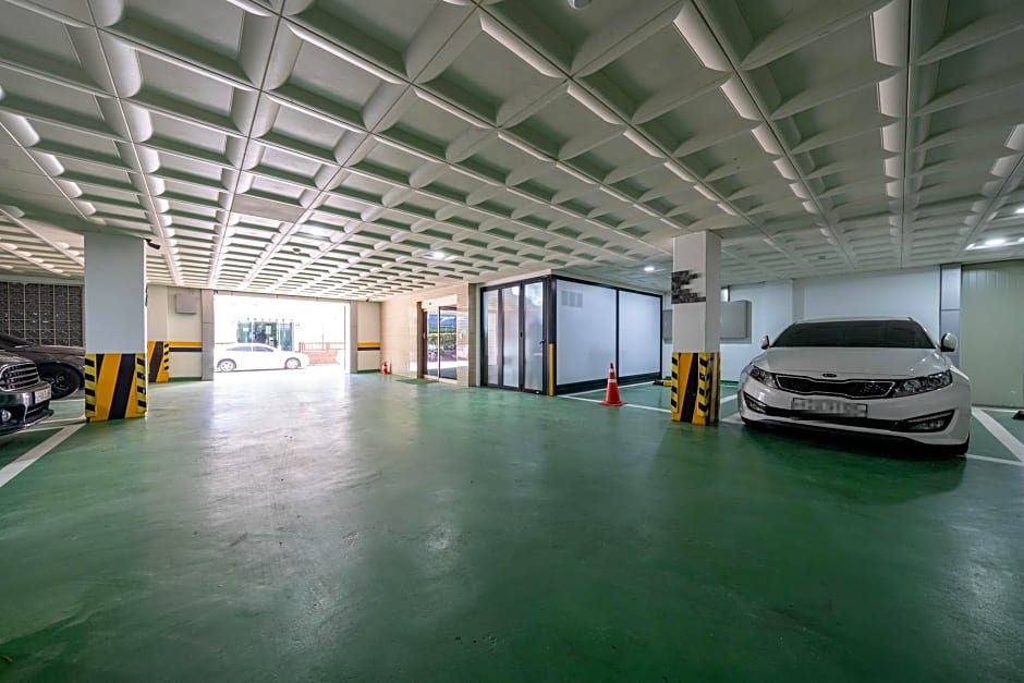 Suwon Galleria Hotel