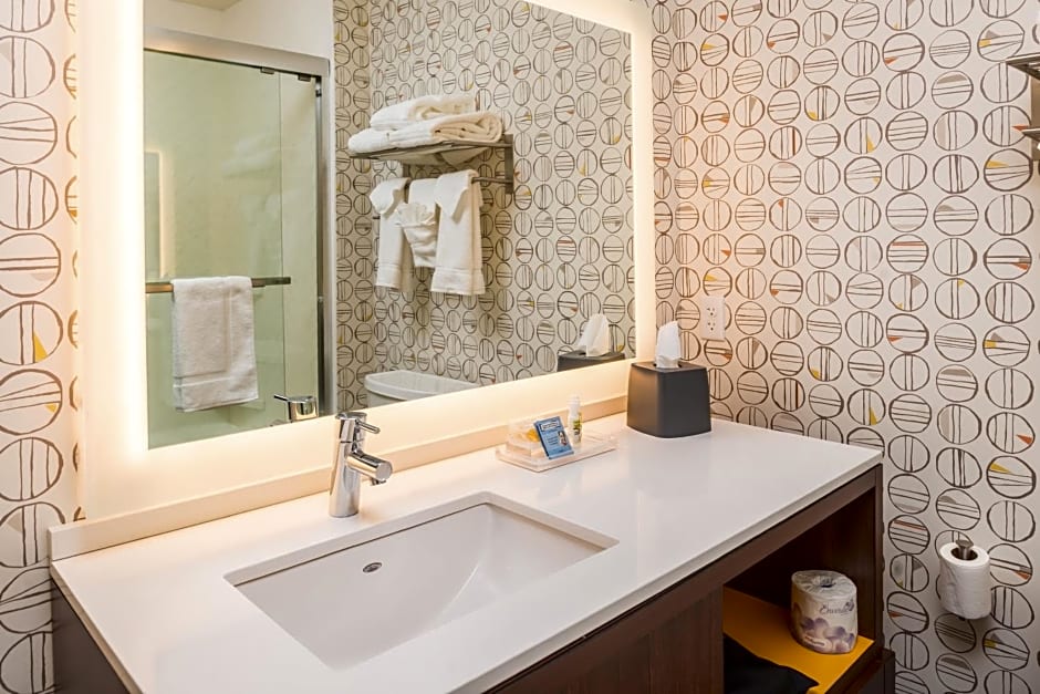Holiday Inn Joplin, an IHG Hotel