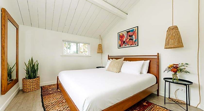 The Green Room Hotel