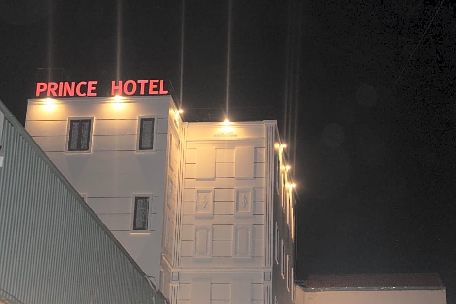 PRINCE HOTEL