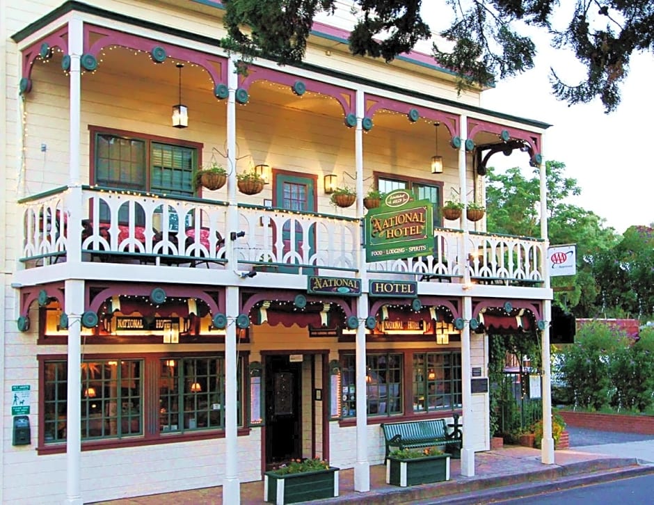 Historic National Hotel & Restaurant