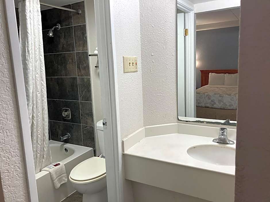 Budget Host Inn- Medical Center