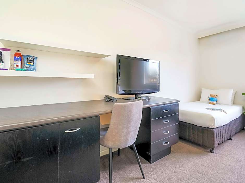 Photo 1 of 8 of Superior 1 Queen Bed and 2 Twin Beds