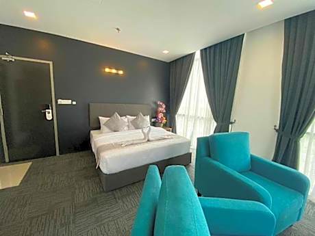 Suite with Hot Tub