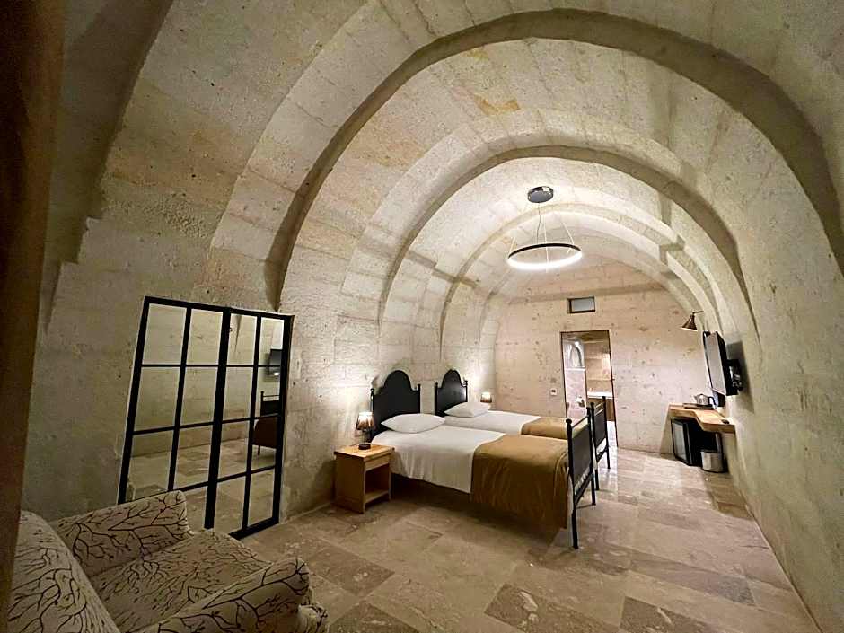 EVANTHIA CAVE SUITES