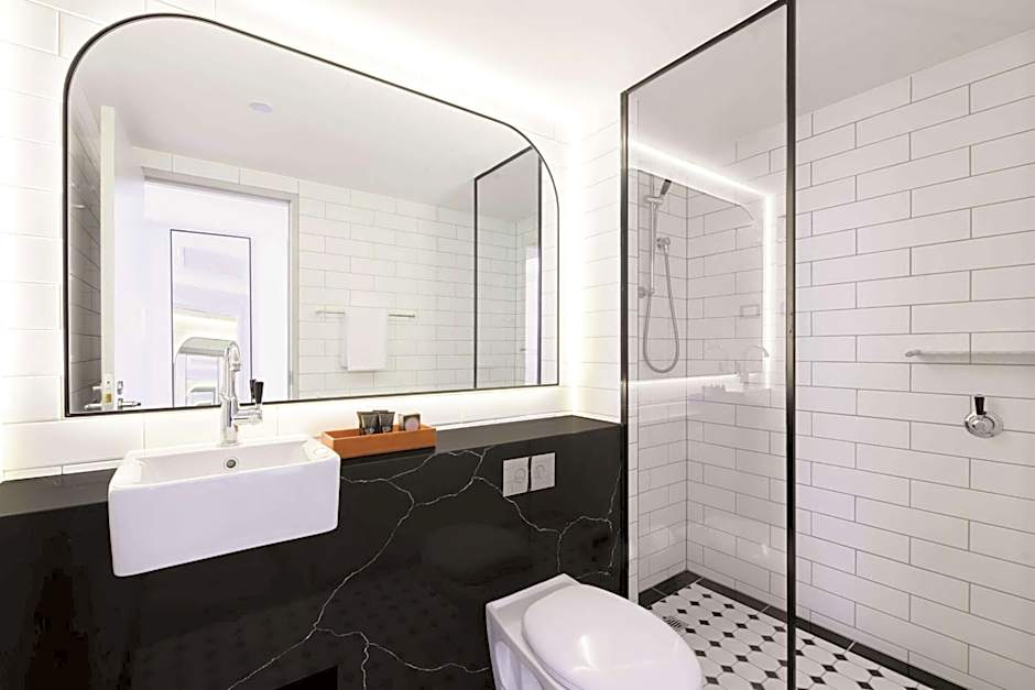 The Savoy Hotel on Little Collins Melbourne