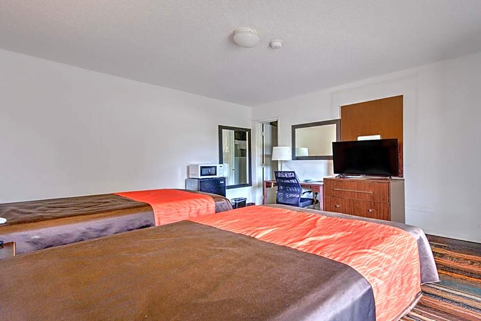 OYO Palm Leaf Motel