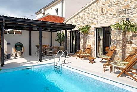 Blacksmith's House - rental house with heated pool