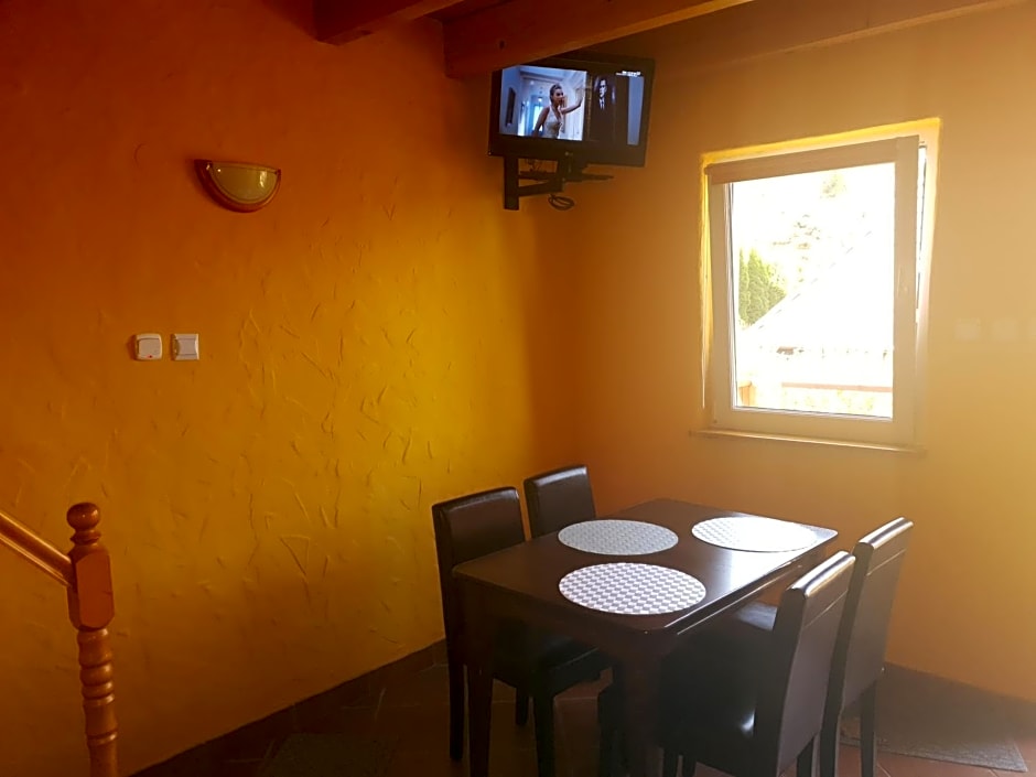 Domek nad jeziorem, Kalinówka w Olchowcu, Solina