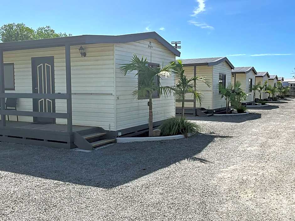 Lakes Main Holiday Park