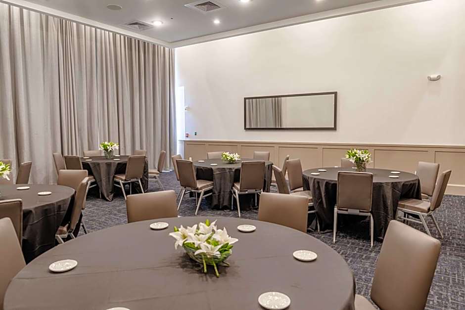 TRYP by Wyndham Savannah