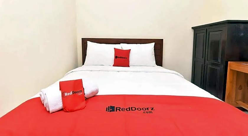 RedDoorz Plus @ Singaraja