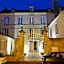 Au Loup Historic Apartments