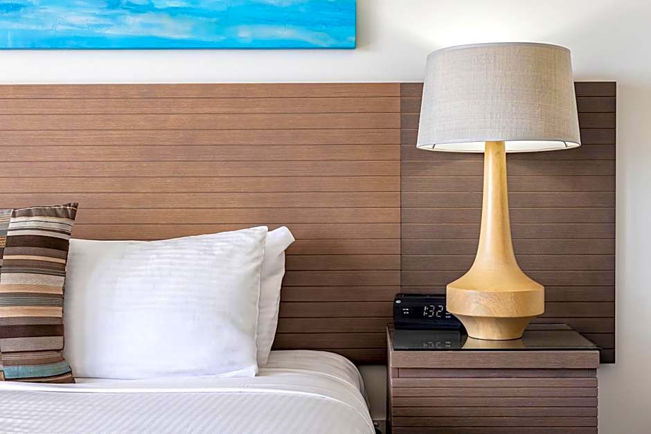 Oaks Redcliffe Mon Komo Suites