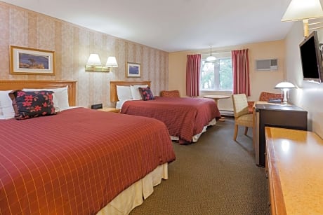 2 Double Beds Efficiency Room Non-Smoking