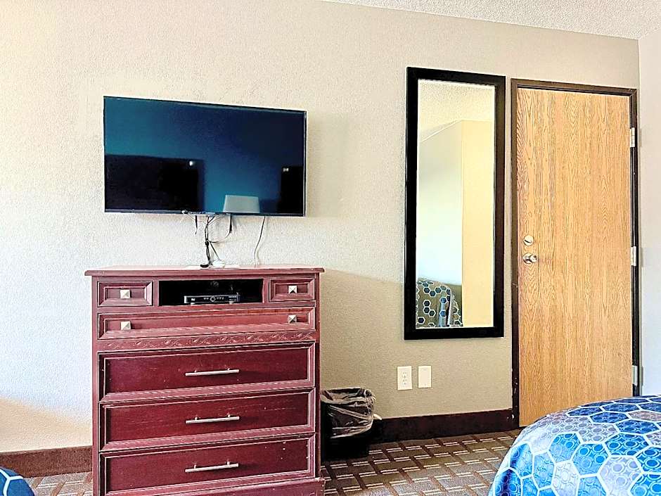 American Inn Cedar Rapids South